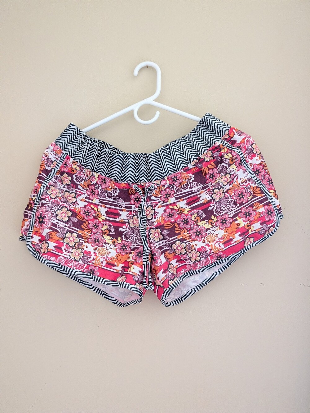 Athleta Women's Floral Shorts Boho Athletic Running Size 8